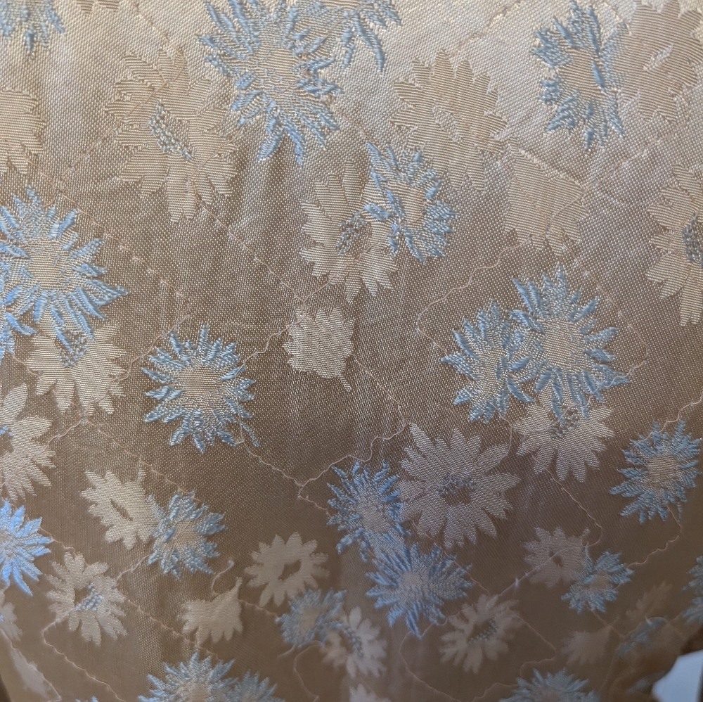 Vintage Robe 1940/50 Cream Satin With Light Blue Floral Free Size - Picture 9 of 16